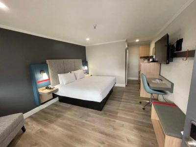 Roy Inn & Suites -Sacramento Midtown - 5