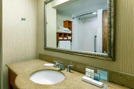 Hampton Inn - 140
