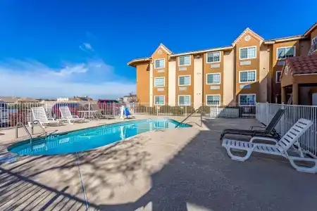 Quality Inn & Suites I-10 - 17