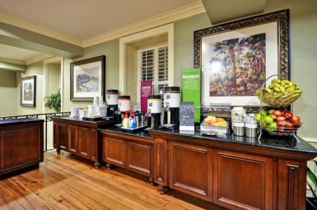 Hampton Inn Charleston-Historic District - 11