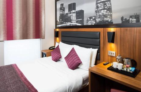 London Court - 4