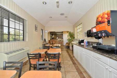 Lax Stadium Inn - 14