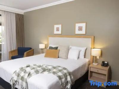 Rydges - 136