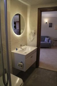 Rosy Suites - 88