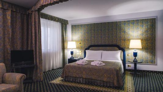 Grand Excelsior's - 200