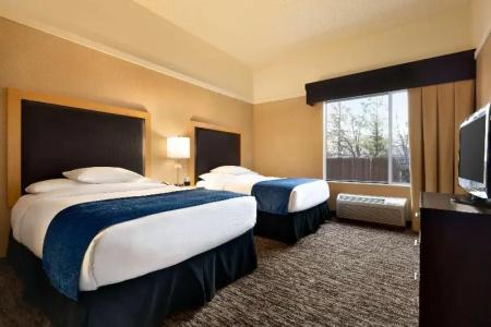 DoubleTree by Hilton Airport - 38