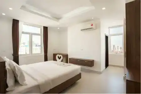 Queen Mansion - 2