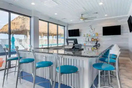 Comfort Inn & Suites Daytona Beach Oceanfront - 30