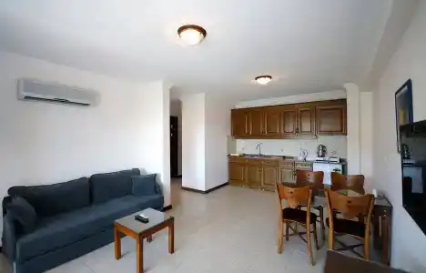 Fora Apart - 11