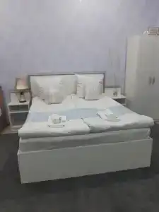 Lind Hostel and Guest House - 3