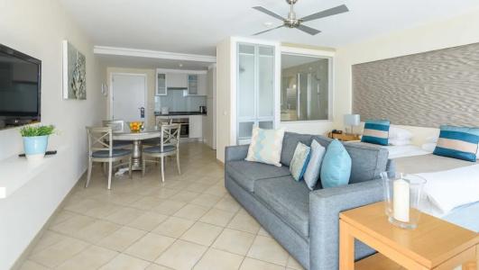 Pearly Grey Ocean Club & Suites - 105