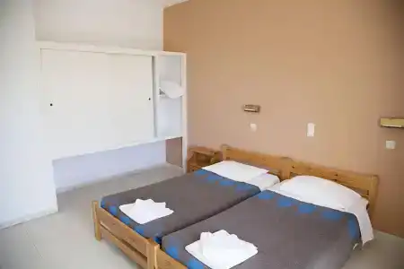 Manolis Studios - 1