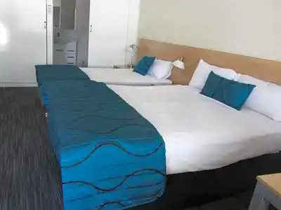 Urangan Motor Inn - 56
