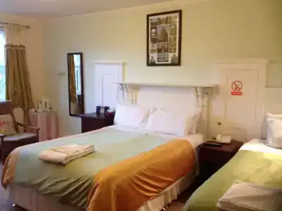 Green Gables - 4