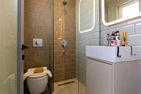 Loc Hospitality Urban Suites - 31