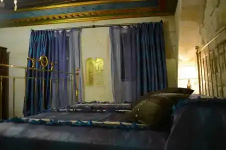 Golden Cave Suites - 137