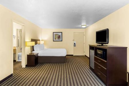 Quality Inn & Suites Vancouver - 38