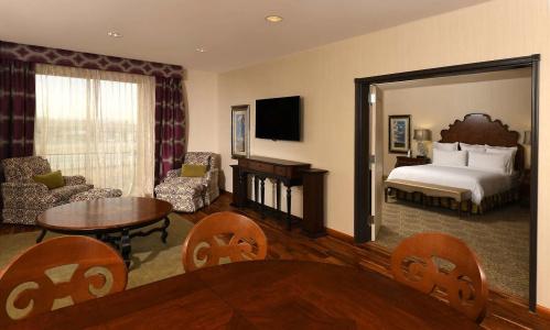 Woolley's Classic Suites Denver Airport - 2