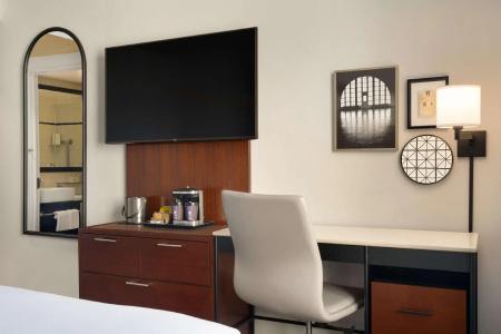 DoubleTree by Hilton New York Downtown - 46