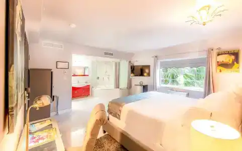 Secret Garden Miami Beach - 13