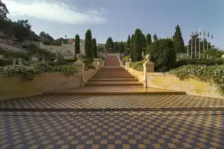 Grand Excelsior - 25