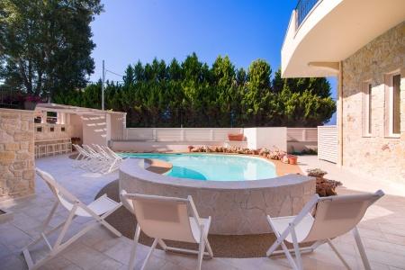 Neikos Mediterraneo Luxury Suites - 18