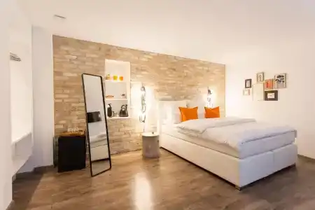 1st Floor Köln 2 - 23