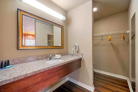 Quality Suites Atlanta Buckhead Village North - 77