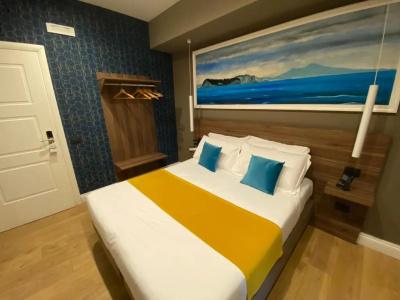 7th Floor Suite - 42