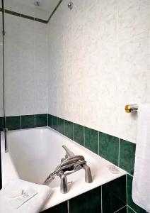 Hôtel Ambassadeur - 65