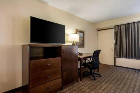 Best Western Inn of the Ozarks - 40