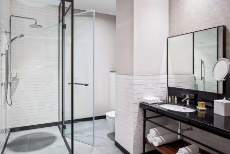 DoubleTree by Hilton Dubai M Square & Residences - 11