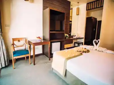 Al's Resort - 5