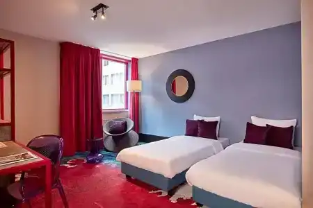 Carlton Square - 105