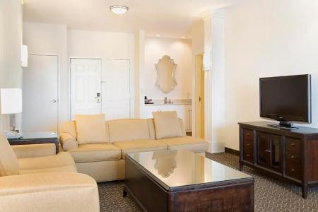 DoubleTree Suites by Hilton - 63