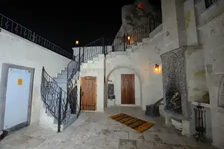 APEX CAVE - 9