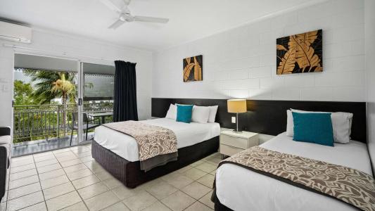Colonial Palms Motor Inn - 1