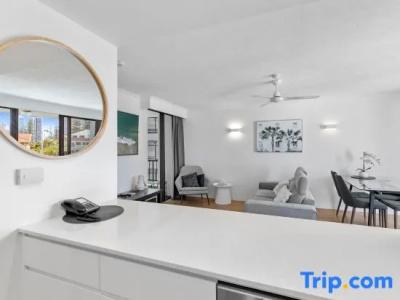 Pacific Broadbeach - 81