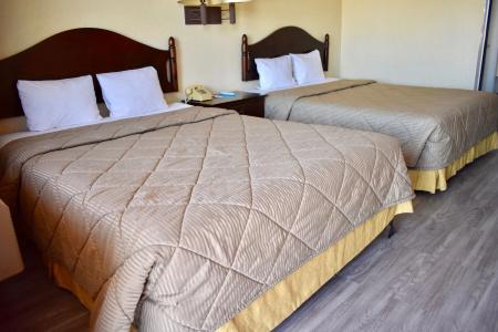 Knights Inn - 4
