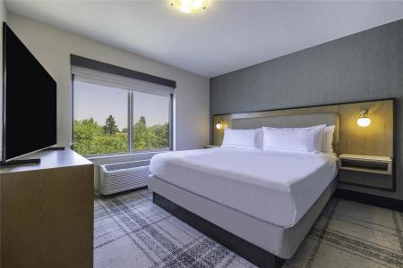 DoubleTree by Hilton - 92