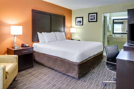 Clarion Inn Biltmore Village - 21