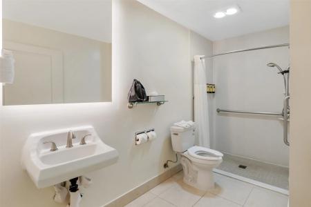 Best Western Plus La Mid-Town - 36