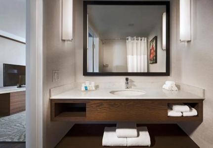 Hilton Garden Inn Montreal Airport - 35