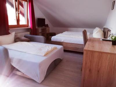 Oyer Hof - 26