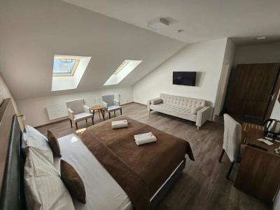Prague Star - 33