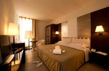 Grand Admiral Palace - 31