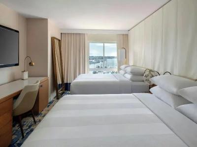 Newport Marriott - 79