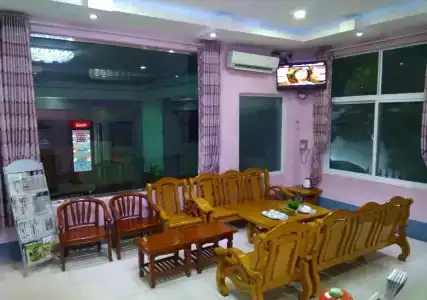 Man Shwe Li - 13