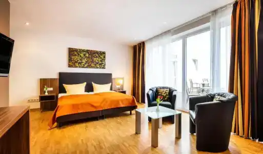 Schroeders Stadtwaldhotel - 2