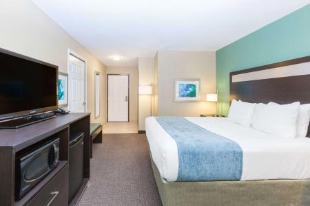 Baymont by Wyndham Center - 2
